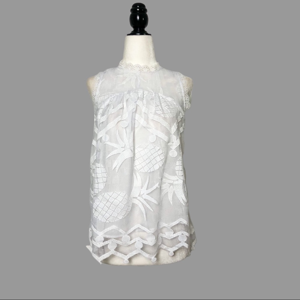 💛 0 💛 NWT Anthro Top Blouse Sleeveless Pineapple Lace Buttons Cute Fun